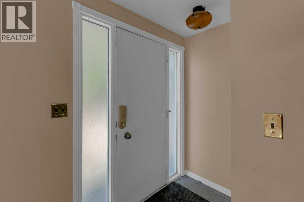 Property at 56 Spring Haven Close SE image 4