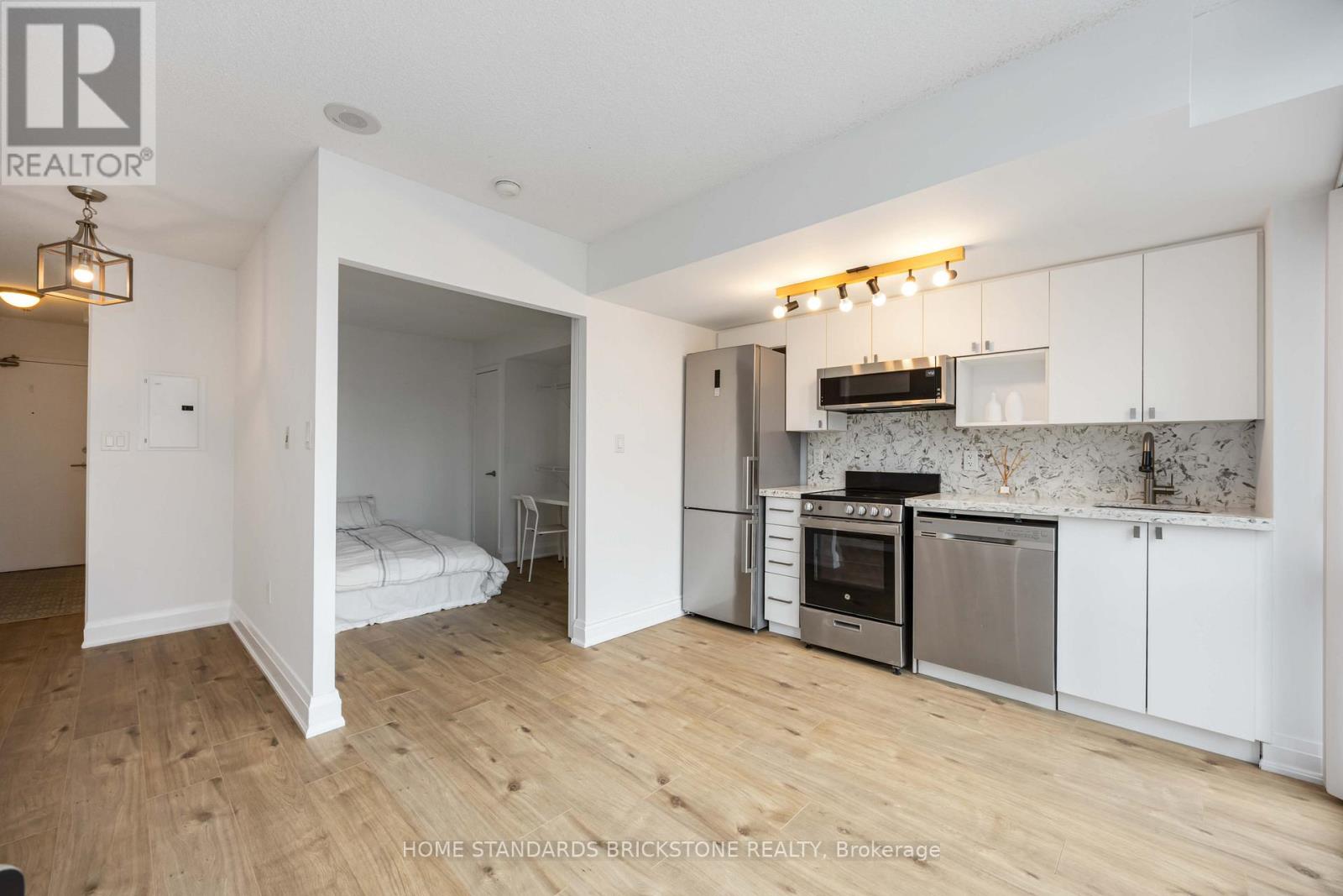 1116 - 11 Brunel Court, Toronto, Ontario  M5V 3Y3 - Photo 12 - C12470768