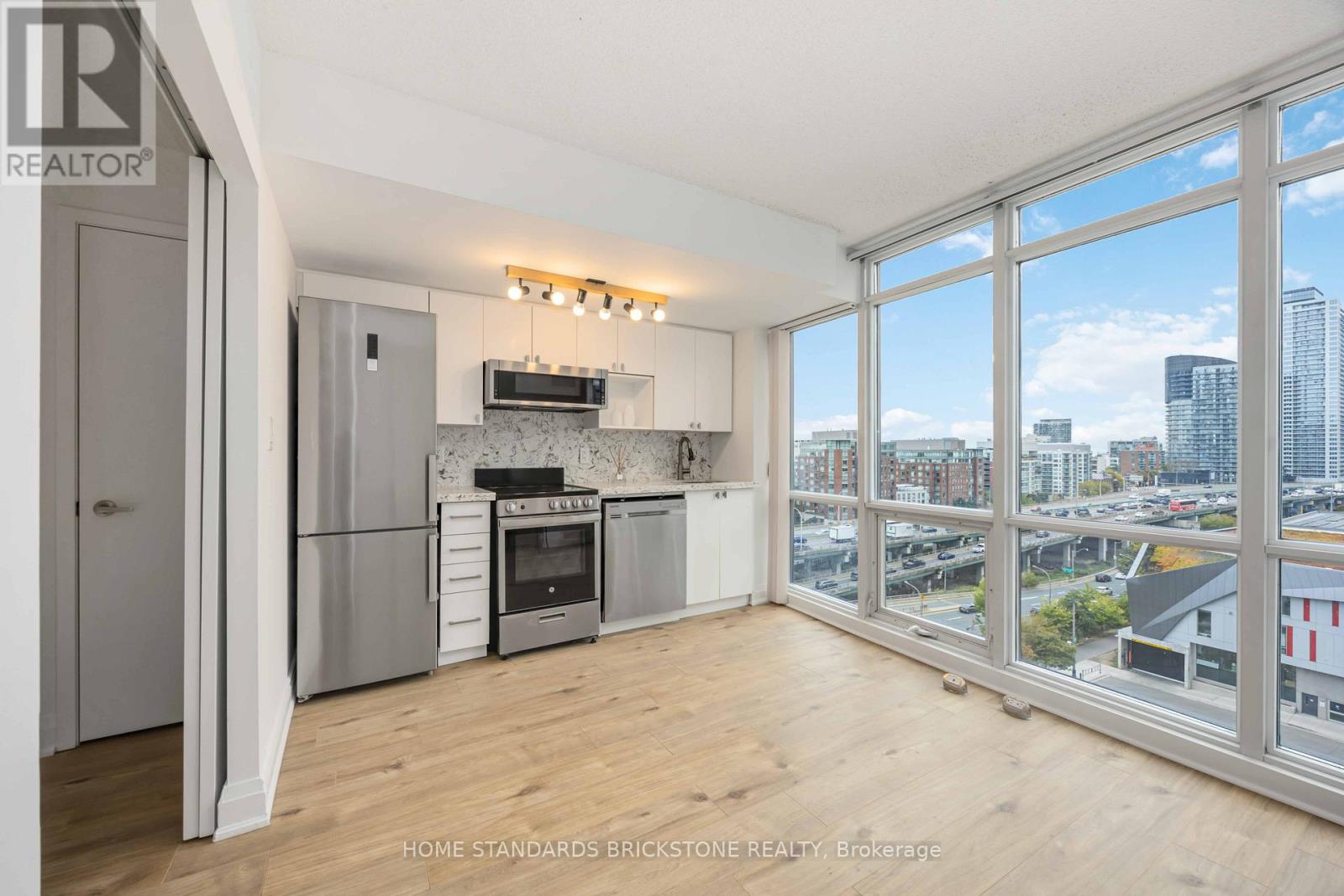 1116 - 11 Brunel Court, Toronto, Ontario  M5V 3Y3 - Photo 13 - C12470768