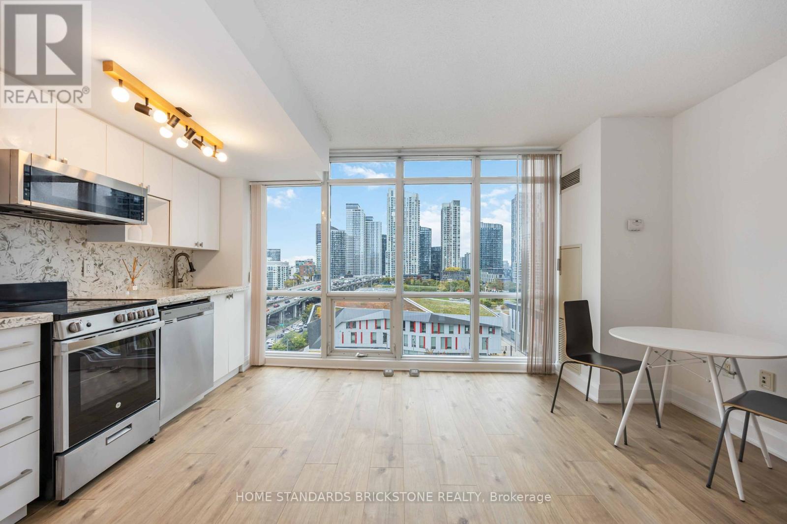 1116 - 11 Brunel Court, Toronto, Ontario  M5V 3Y3 - Photo 18 - C12470768