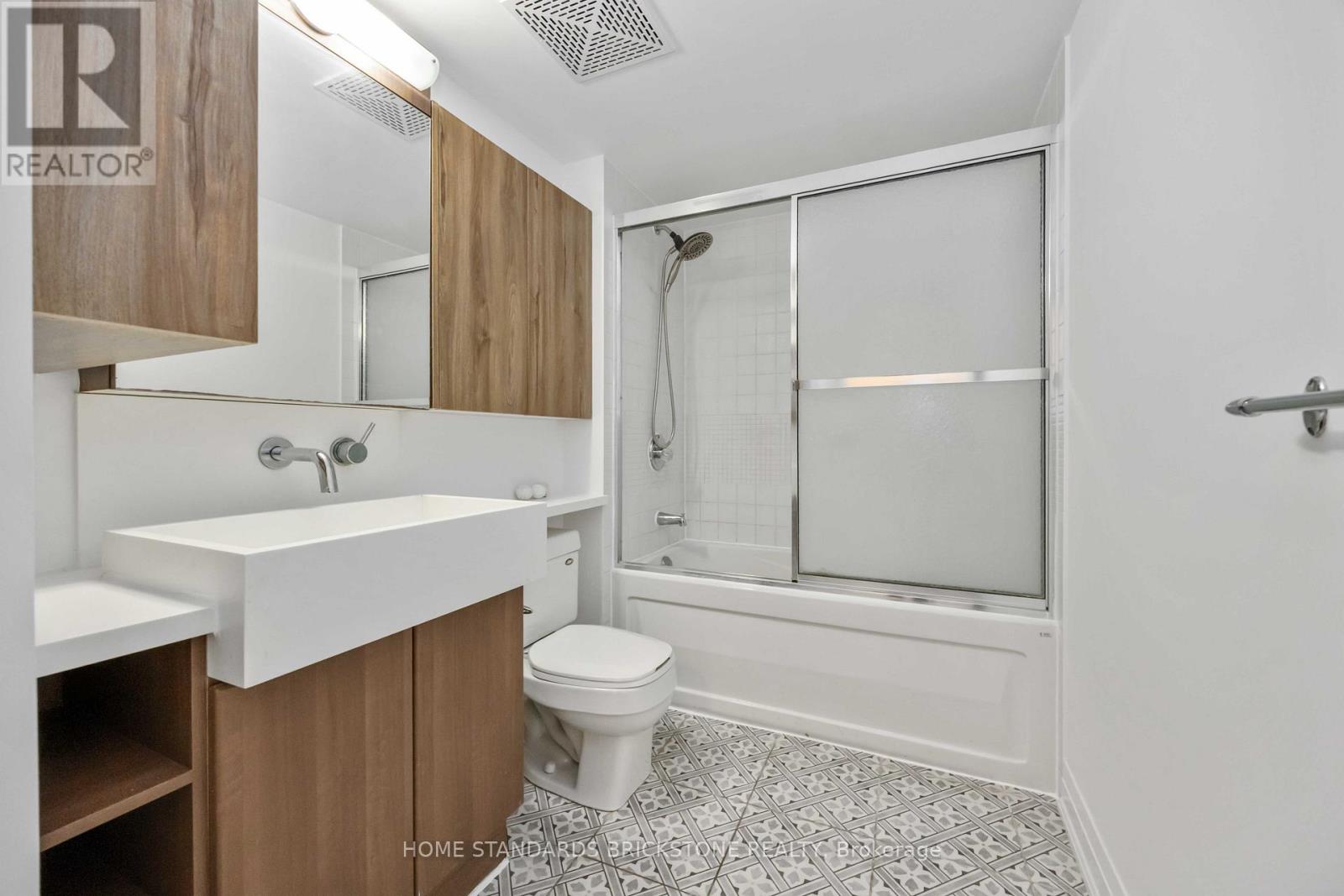 1116 - 11 Brunel Court, Toronto, Ontario  M5V 3Y3 - Photo 25 - C12470768