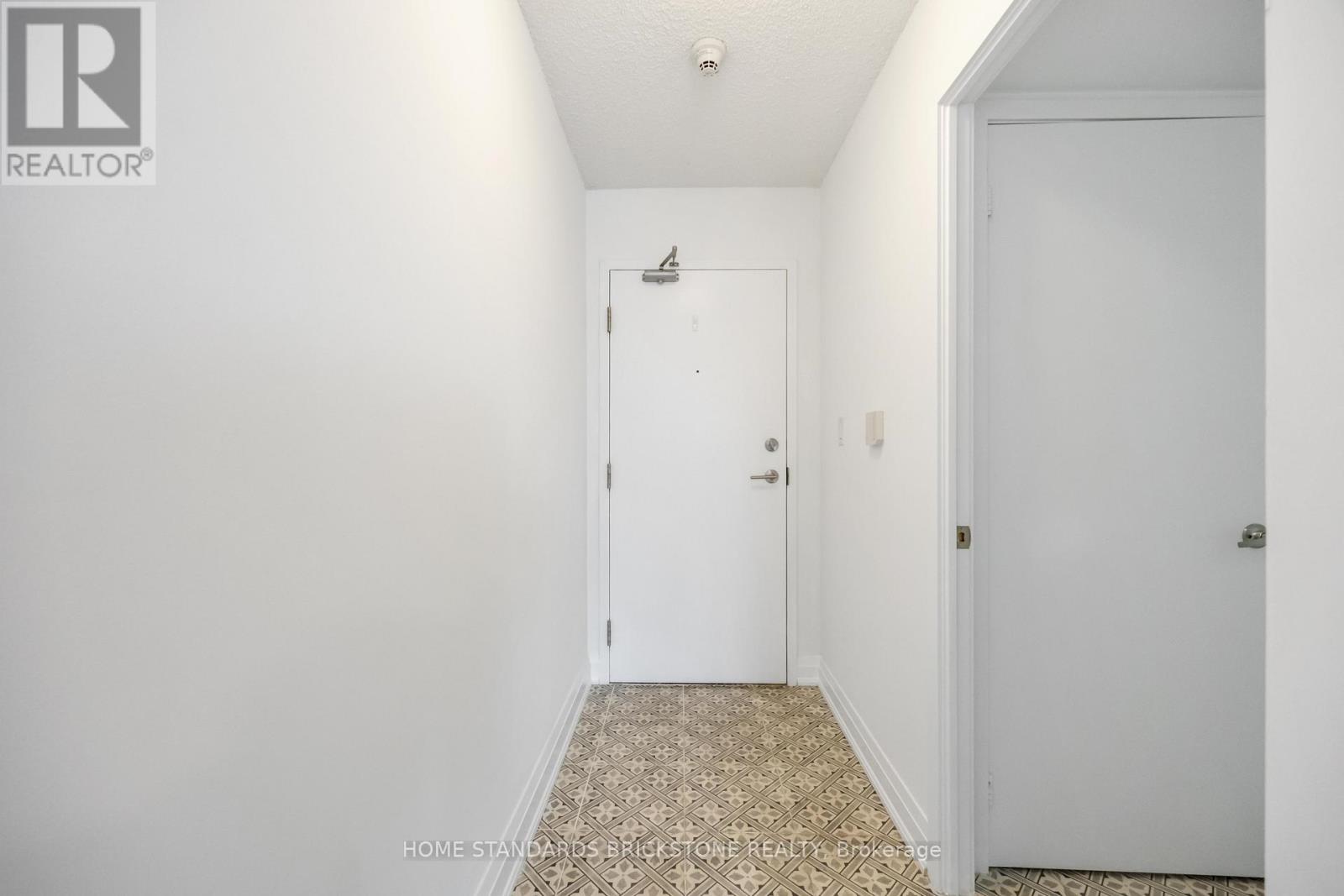 1116 - 11 Brunel Court, Toronto, Ontario  M5V 3Y3 - Photo 6 - C12470768