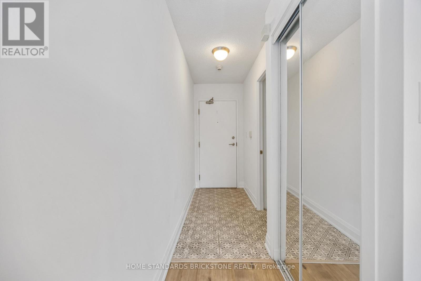 1116 - 11 Brunel Court, Toronto, Ontario  M5V 3Y3 - Photo 8 - C12470768