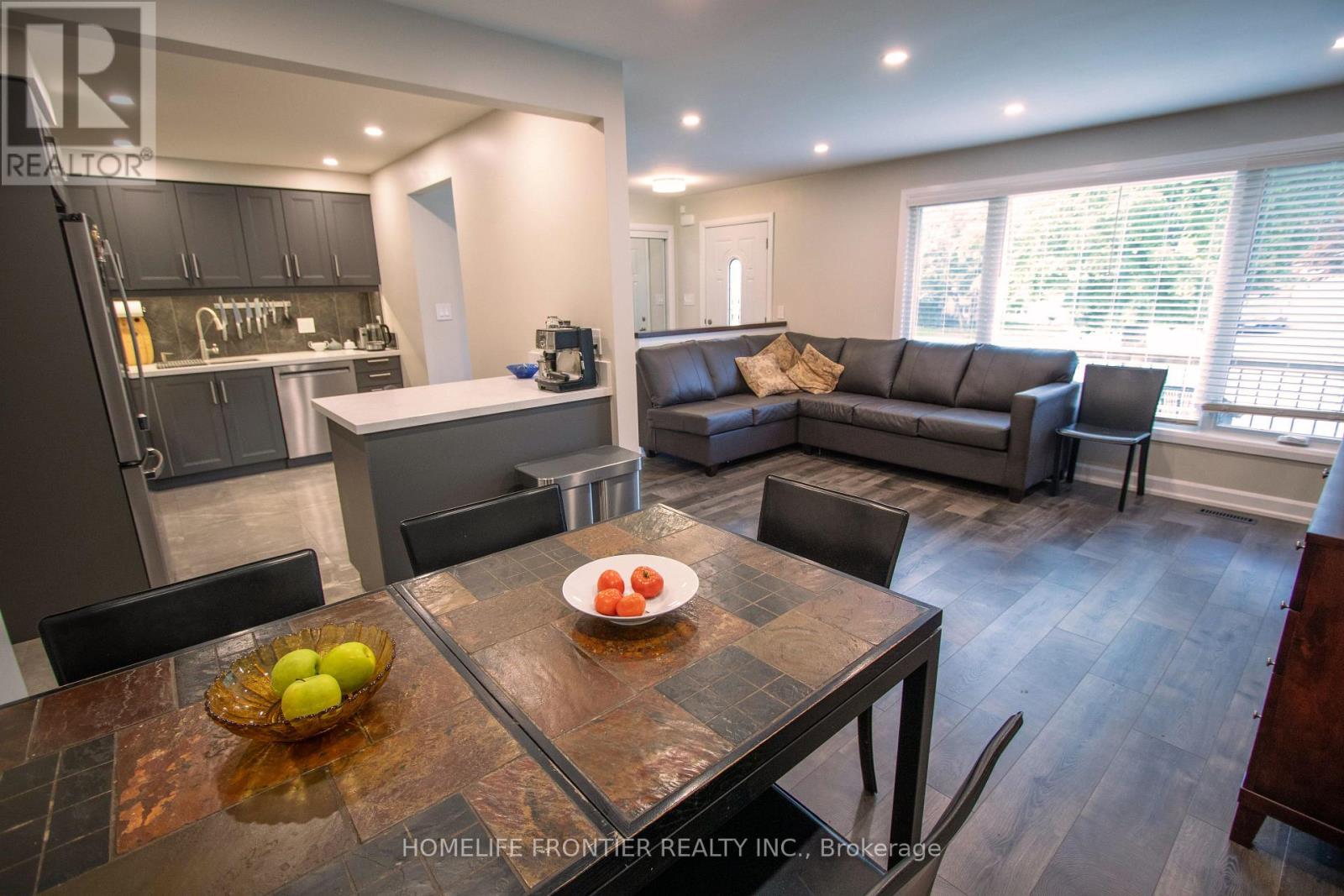 59 Dowswell Drive, Toronto, Ontario  M1B 1H5 - Photo 2 - E12470742