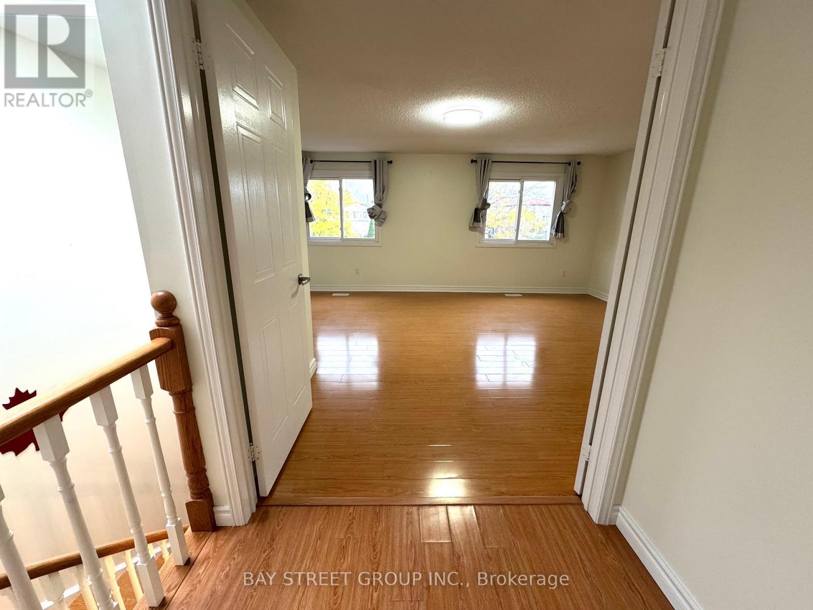 38 Enchanted Hills Crescent, Toronto, Ontario  M1V 3P2 - Photo 11 - E12470745