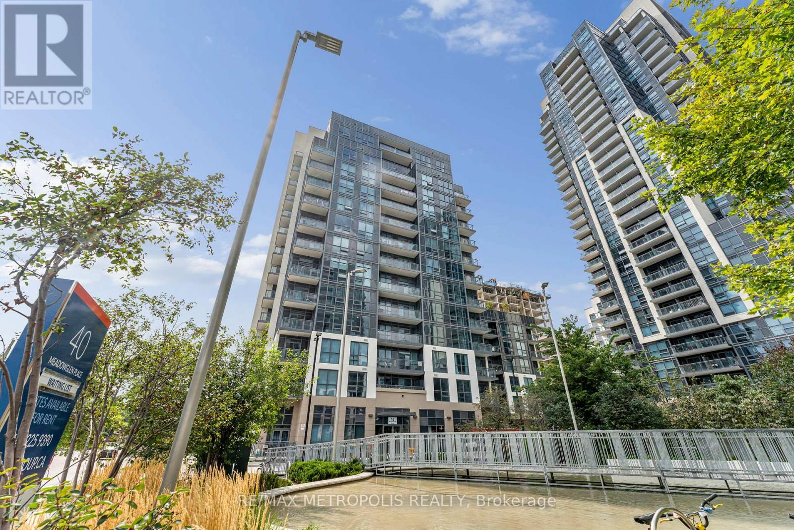 403 - 10 Meadowglen Place, Toronto, Ontario  M1G 0A8 - Photo 1 - E12470756