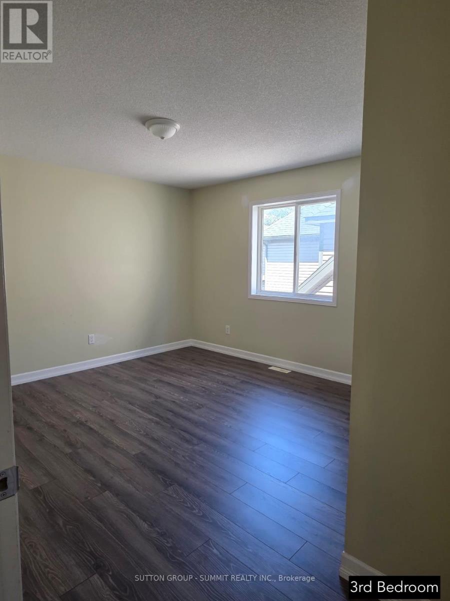 Upper - 329 Edgehill Drive, Barrie, Ontario  L4N 9X5 - Photo 6 - S12470749