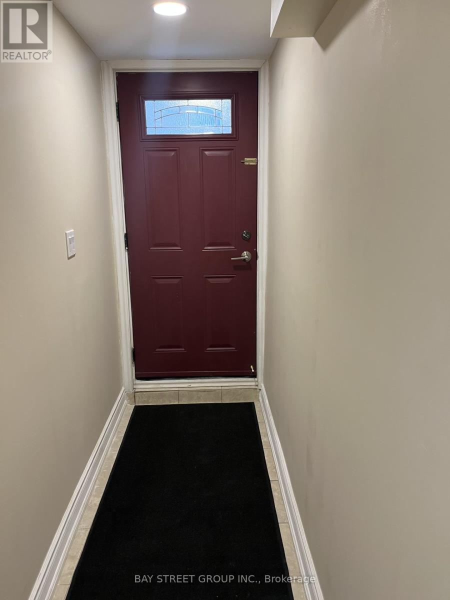 26 Genthorn Avenue, Toronto, Ontario  M9W 2S7 - Photo 15 - W12470737