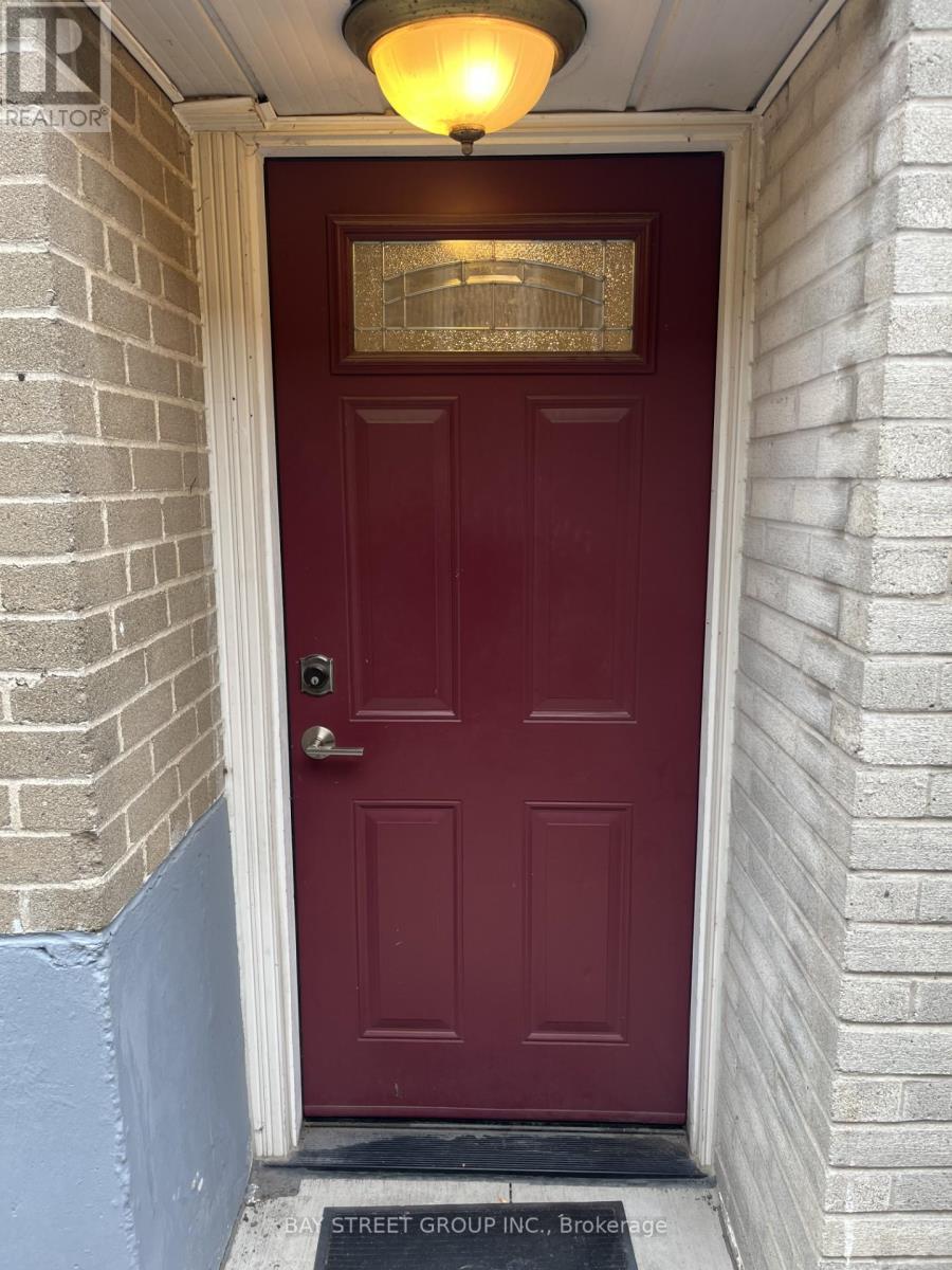 26 Genthorn Avenue, Toronto, Ontario  M9W 2S7 - Photo 16 - W12470737