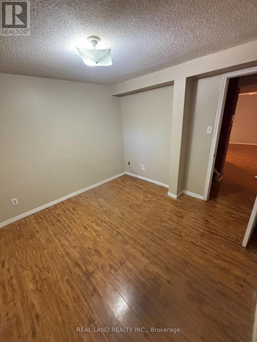 40 Burnhope Drive, Brampton, Ontario  L6X 3R7 - Photo 8 - W12470751