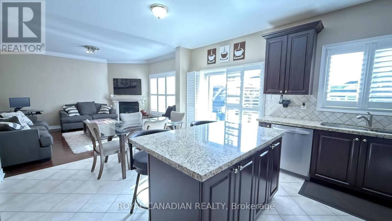 382 Sunny Meadow Boulevard, Brampton, Ontario  L6R 0N9 - Photo 13 - W12470757