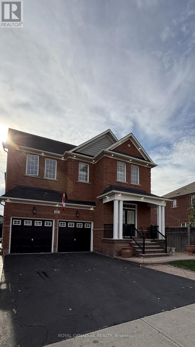 382 Sunny Meadow Boulevard, Brampton, Ontario  L6R 0N9 - Photo 3 - W12470757