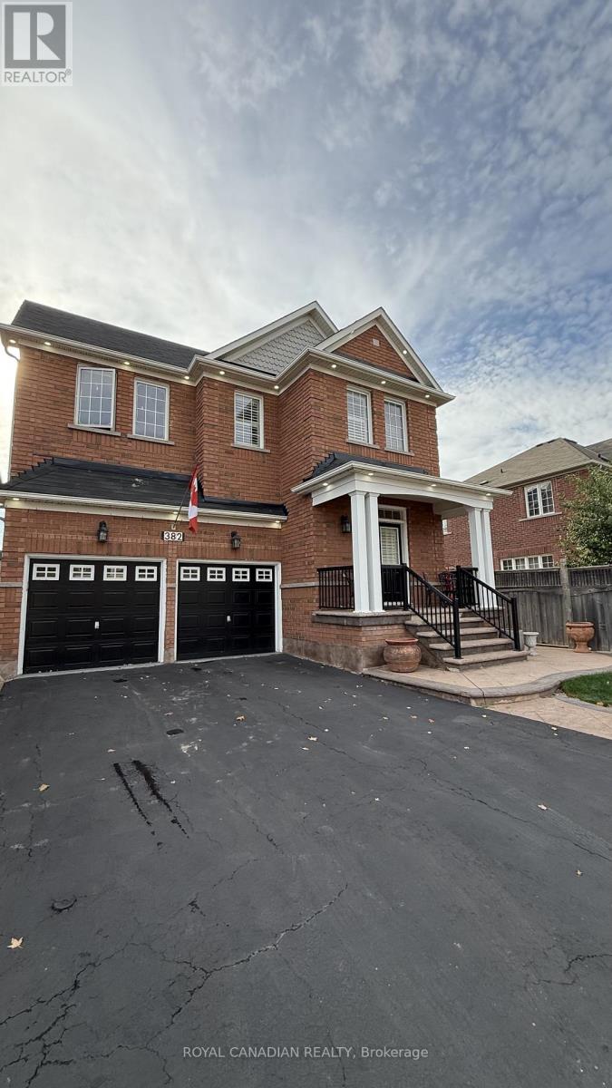 382 Sunny Meadow Boulevard, Brampton, Ontario  L6R 0N9 - Photo 4 - W12470757