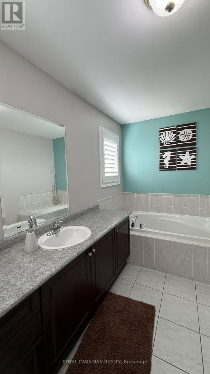 382 Sunny Meadow Boulevard, Brampton, Ontario  L6R 0N9 - Photo 40 - W12470757