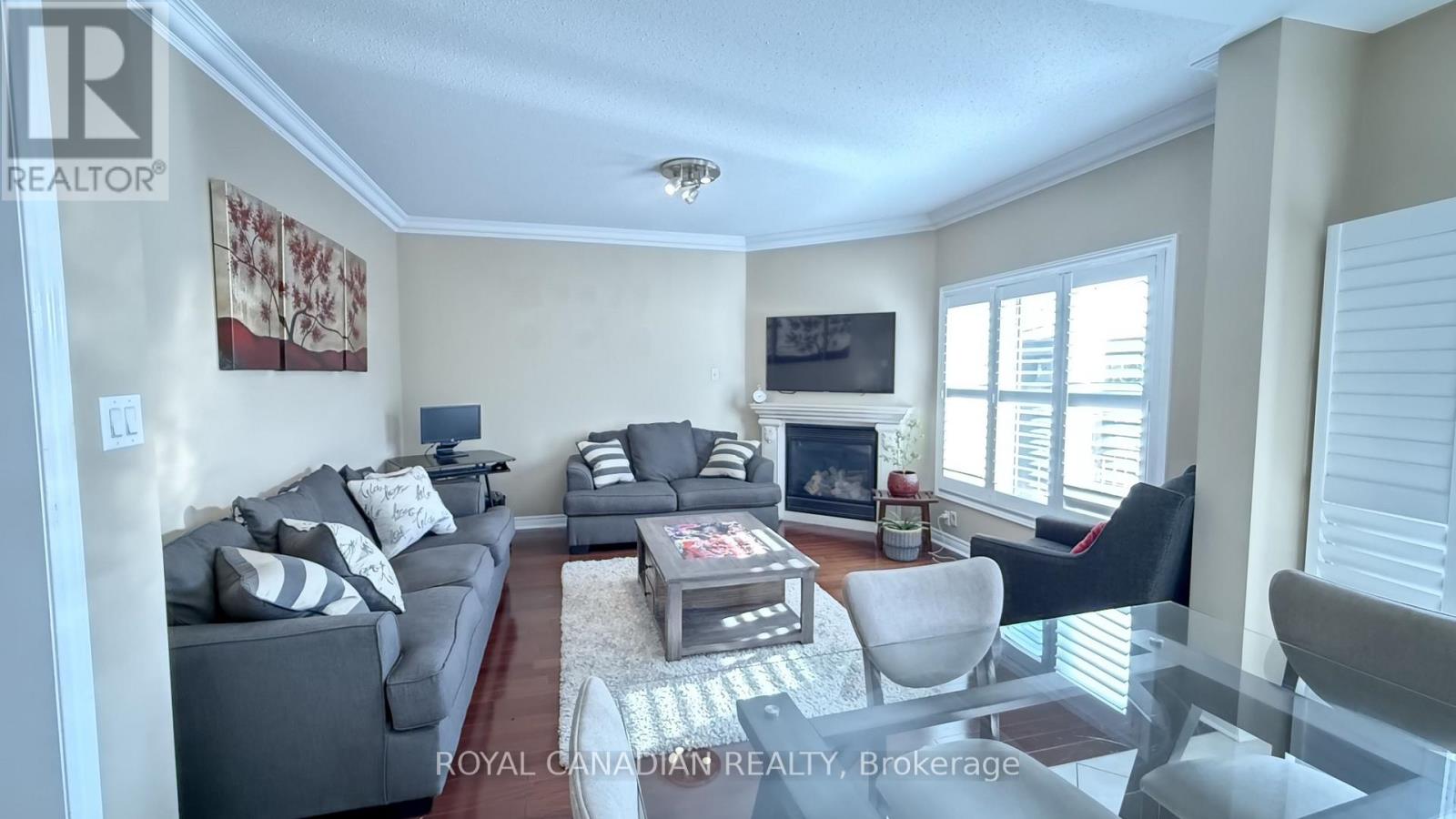 382 Sunny Meadow Boulevard, Brampton, Ontario  L6R 0N9 - Photo 8 - W12470757
