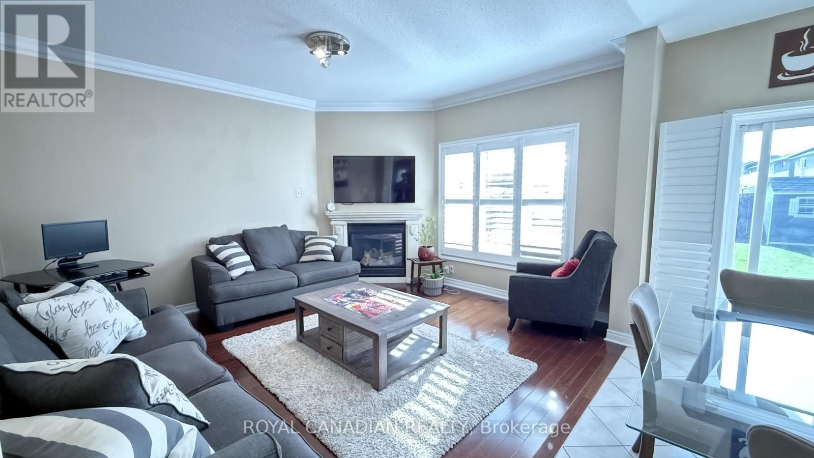 382 Sunny Meadow Boulevard, Brampton, Ontario  L6R 0N9 - Photo 9 - W12470757