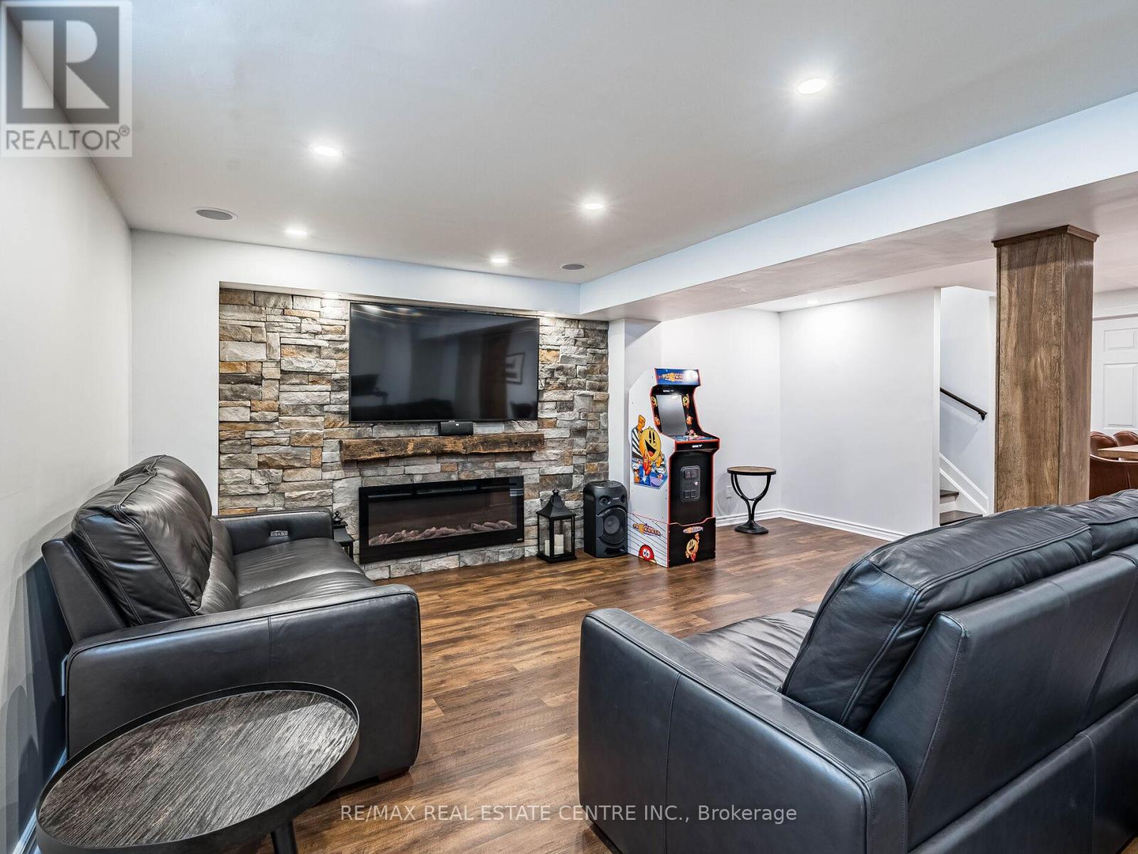 137 Mowat Crescent, Halton Hills, Ontario  L7G 6A8 - Photo 18 - W12454815