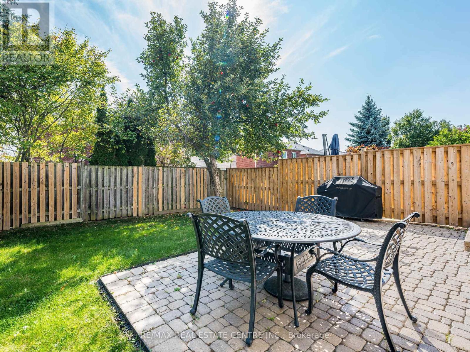 137 Mowat Crescent, Halton Hills, Ontario  L7G 6A8 - Photo 20 - W12454815