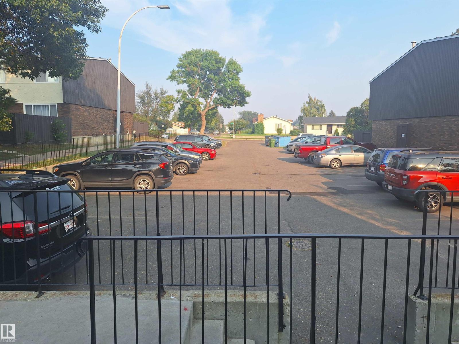 130 Roseland Vg Nw, Edmonton, Alberta  T5E 5R6 - Photo 3 - E4462722