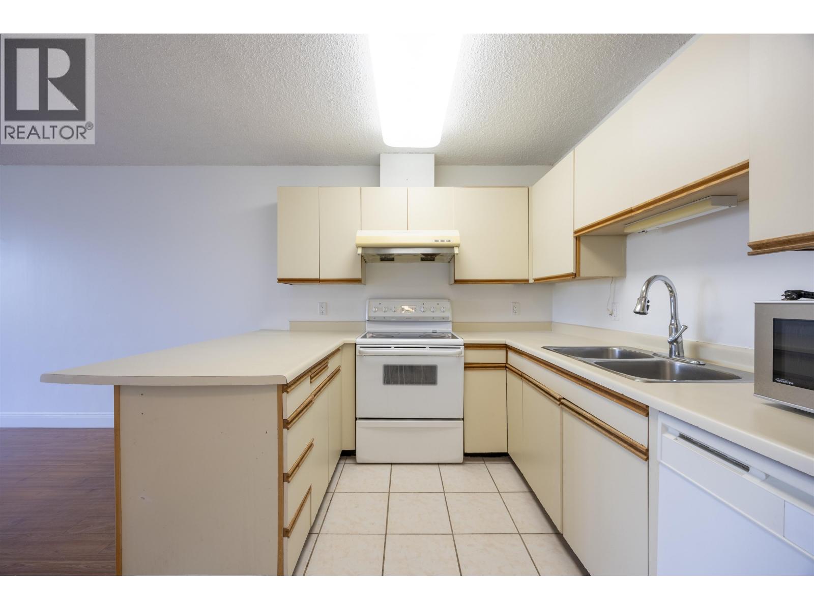 1005 3980 Carrigan Court, Burnaby, British Columbia  V3N 4S6 - Photo 8 - R3058271