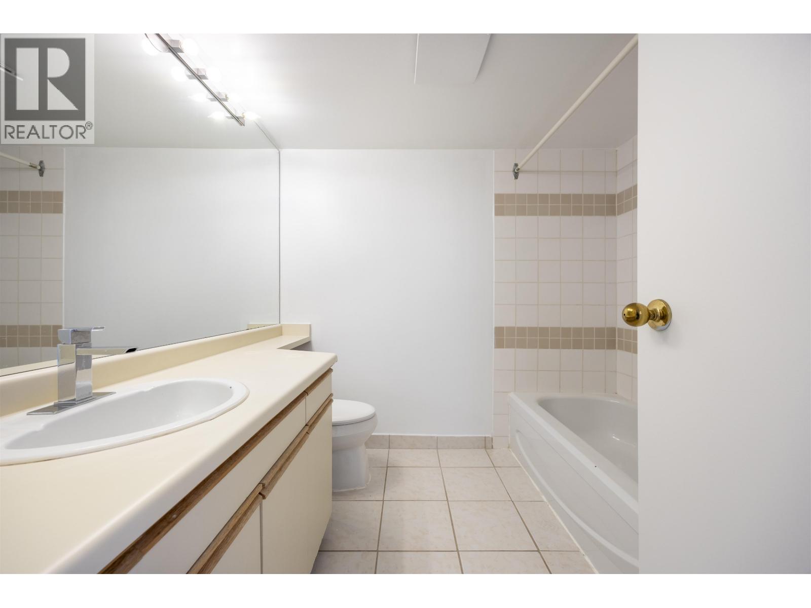 1005 3980 Carrigan Court, Burnaby, British Columbia  V3N 4S6 - Photo 12 - R3058271