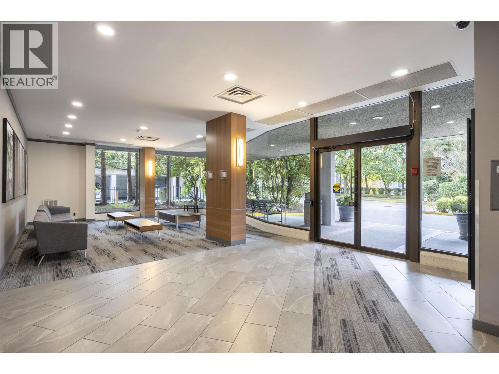 1005 3980 Carrigan Court, Burnaby, British Columbia  V3N 4S6 - Photo 2 - R3058271