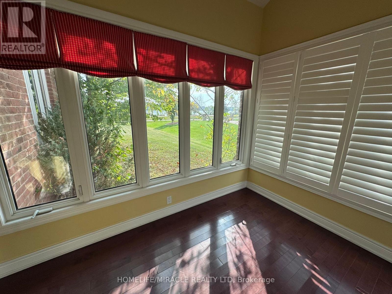 11257 Niagara Parkway, Niagara Falls, Ontario  L2E 6S6 - Photo 12 - X12470761