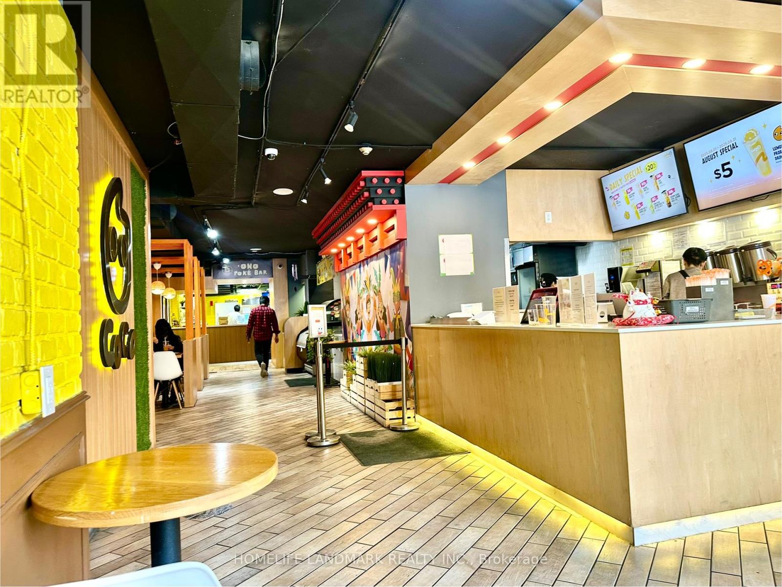 2352 Yonge Street, Toronto, Ontario  M4P 2E6 - Photo 2 - C12470774