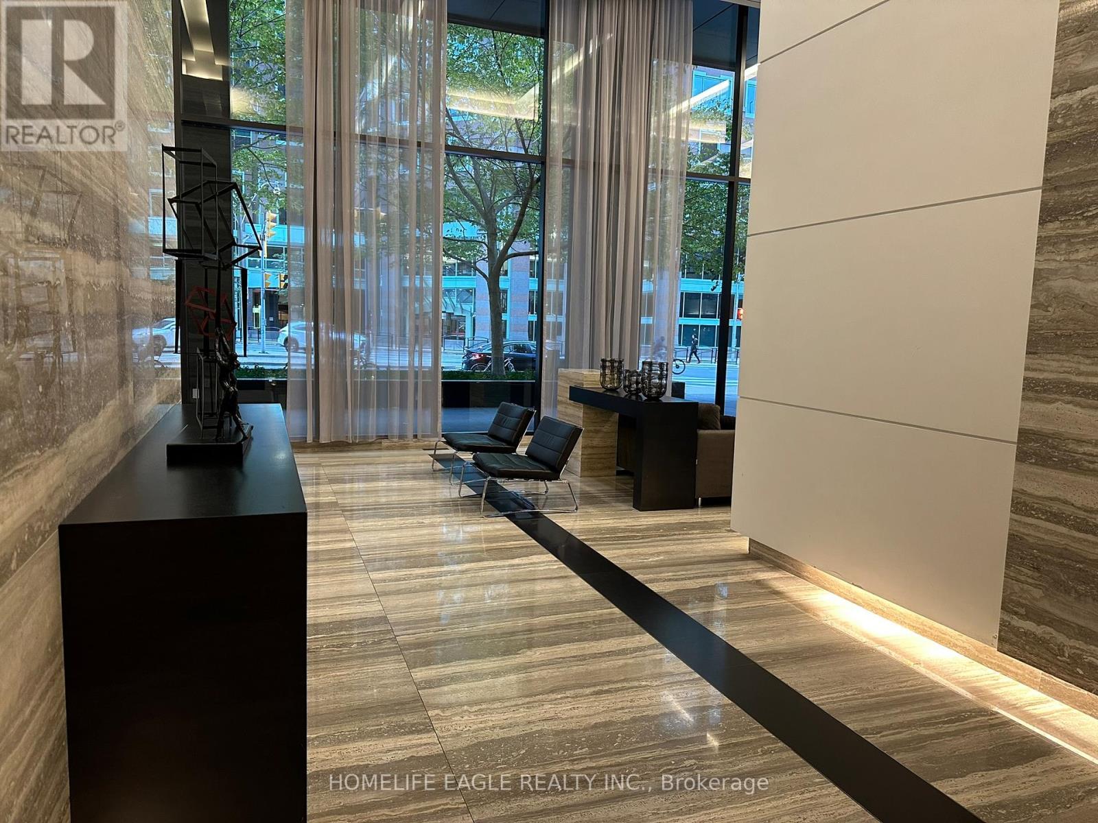2305 - 110 Charles Street E, Toronto, Ontario  M4Y 1T5 - Photo 3 - C12470775