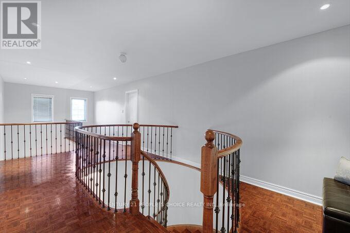49 Humber Forest Court, Vaughan, Ontario  L4H 1N3 - Photo 17 - N12470776