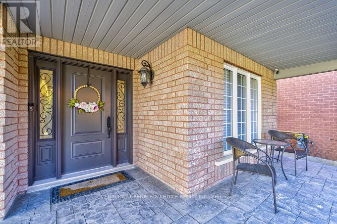 49 Humber Forest Court, Vaughan, Ontario  L4H 1N3 - Photo 2 - N12470776
