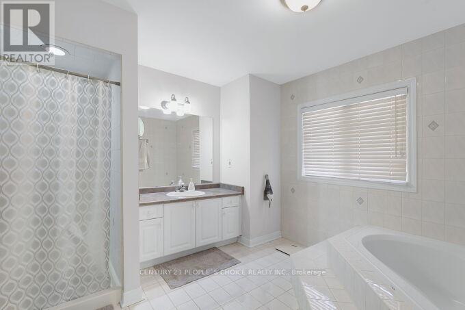 49 Humber Forest Court, Vaughan, Ontario  L4H 1N3 - Photo 20 - N12470776