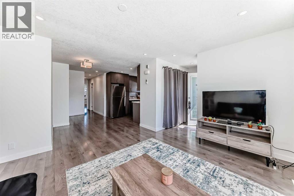 56 Falmead Road Ne, Calgary, Alberta  t3j 1g8 - Photo 5 - A2244446