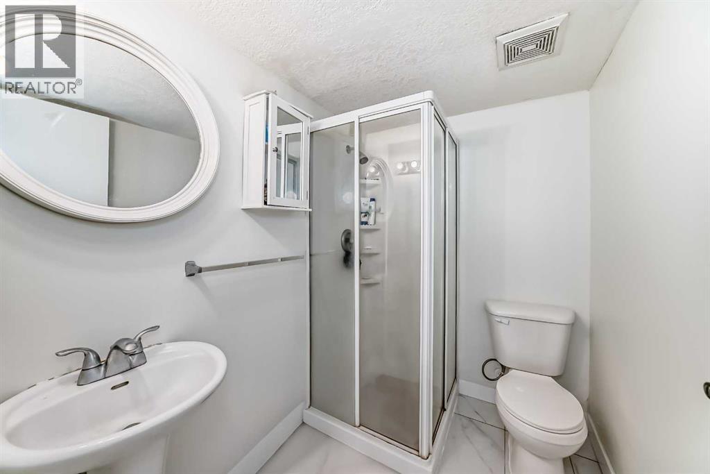 56 Falmead Road Ne, Calgary, Alberta  t3j 1g8 - Photo 24 - A2244446