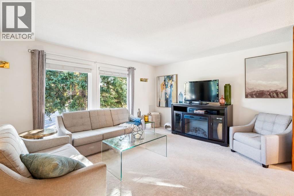 1044 Cannock Place Sw, Calgary, Alberta  T2W 1M7 - Photo 3 - A2264108