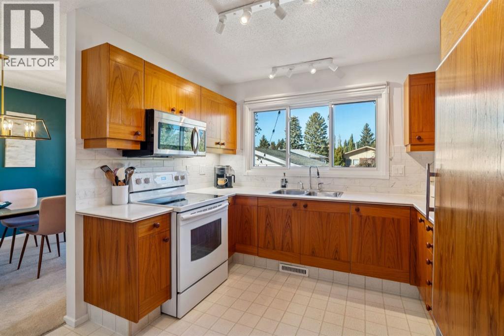 1044 Cannock Place Sw, Calgary, Alberta  T2W 1M7 - Photo 8 - A2264108