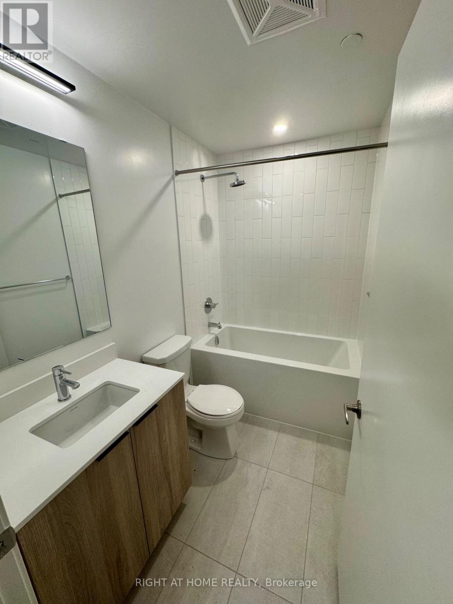 1501 - 2485 Eglinton Avenue W Avenue, Mississauga, Ontario  L5M 2T1 - Photo 11 - W12470689