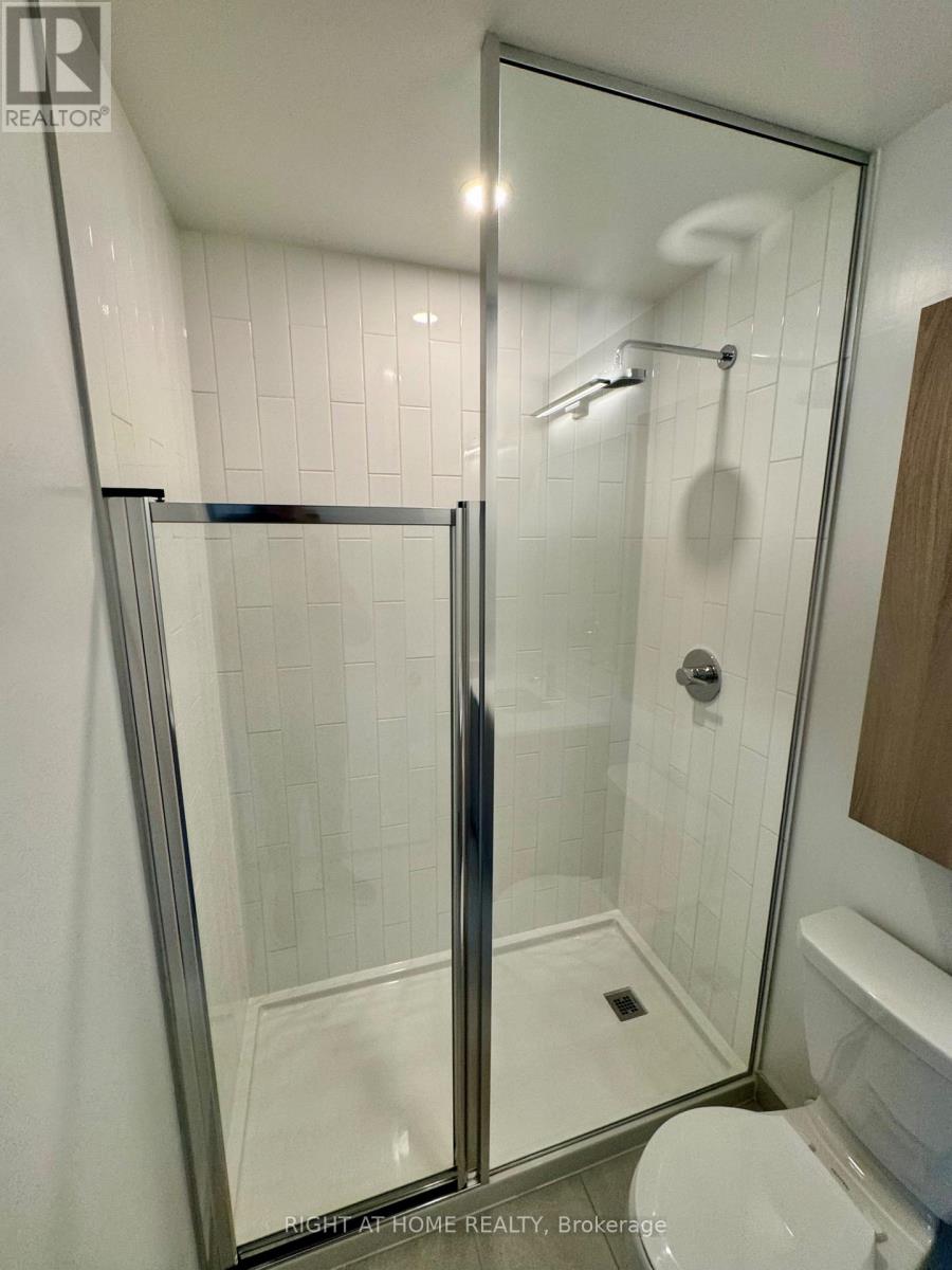 1501 - 2485 Eglinton Avenue W Avenue, Mississauga, Ontario  L5M 2T1 - Photo 13 - W12470689