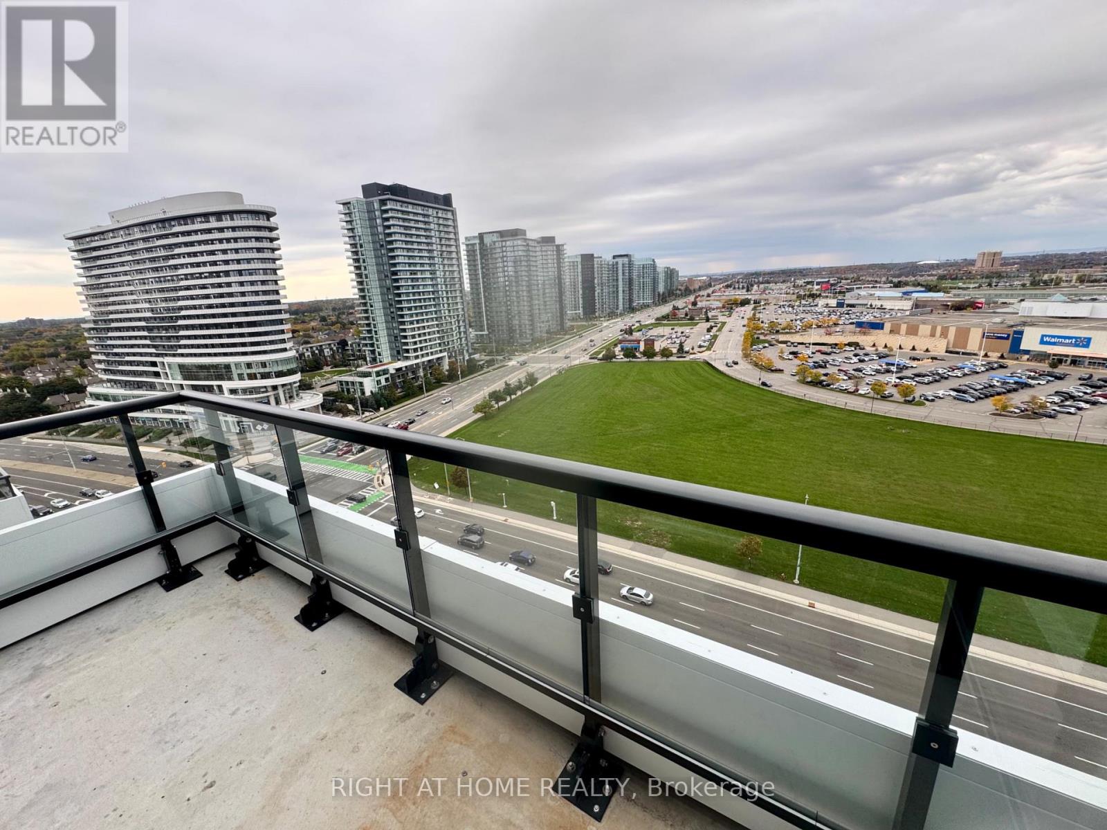 1501 - 2485 Eglinton Avenue W Avenue, Mississauga, Ontario  L5M 2T1 - Photo 7 - W12470689