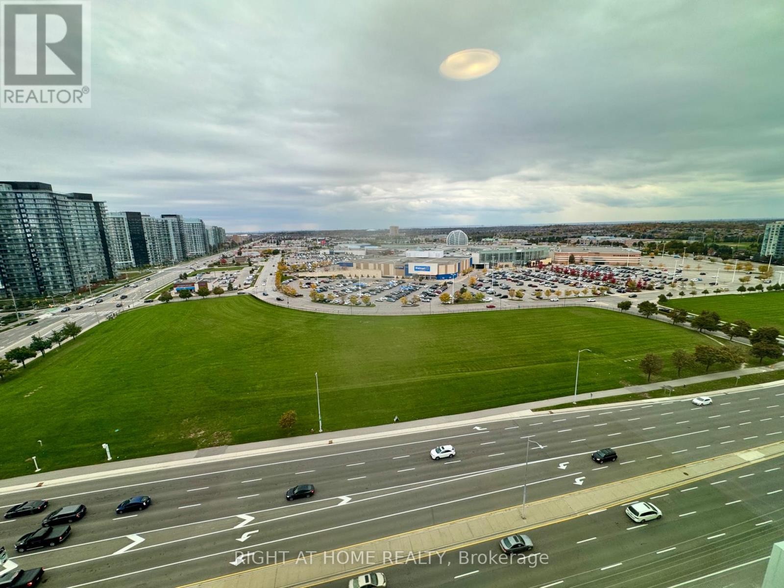 1501 - 2485 Eglinton Avenue W Avenue, Mississauga, Ontario  L5M 2T1 - Photo 9 - W12470689