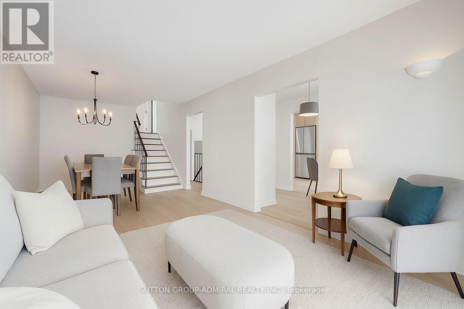 80 Castle Rock Drive, Richmond Hill (North Richvale), Ontario  L4C 5K4 - Photo 4 - N12418275