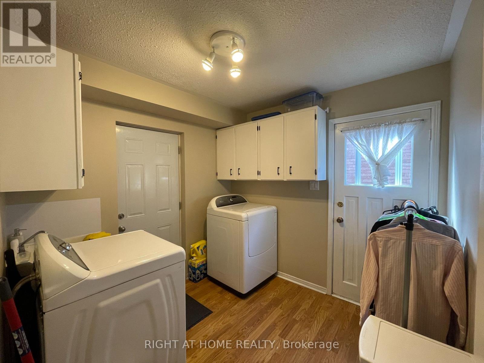 Upper - 1163 Rosethorne Road, Oakville, Ontario  L6M 1H5 - Photo 10 - W12431738
