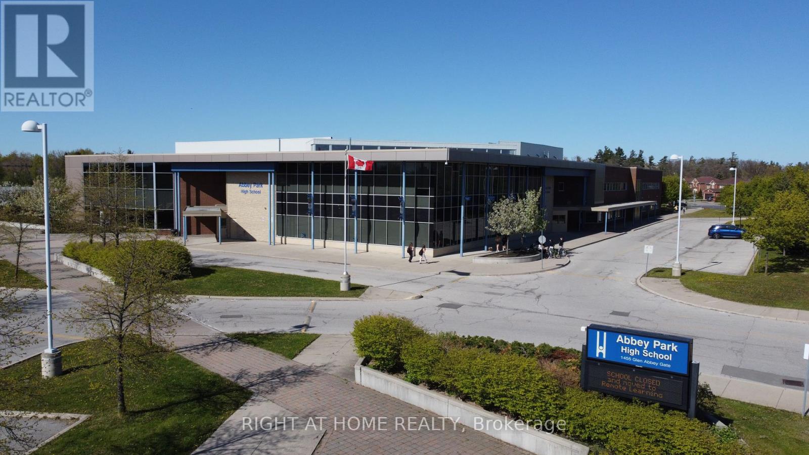 Upper - 1163 Rosethorne Road, Oakville, Ontario  L6M 1H5 - Photo 12 - W12431738