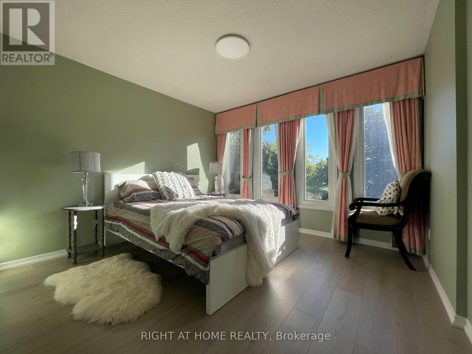 Upper - 1163 Rosethorne Road, Oakville, Ontario  L6M 1H5 - Photo 2 - W12431738