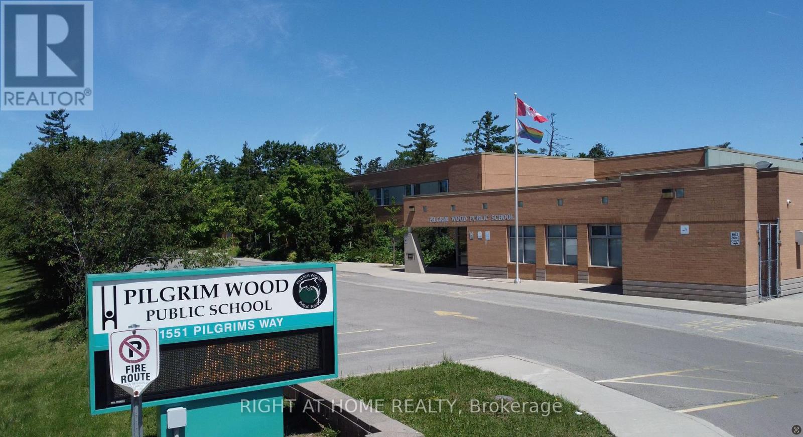Upper - 1163 Rosethorne Road, Oakville, Ontario  L6M 1H5 - Photo 13 - W12431738
