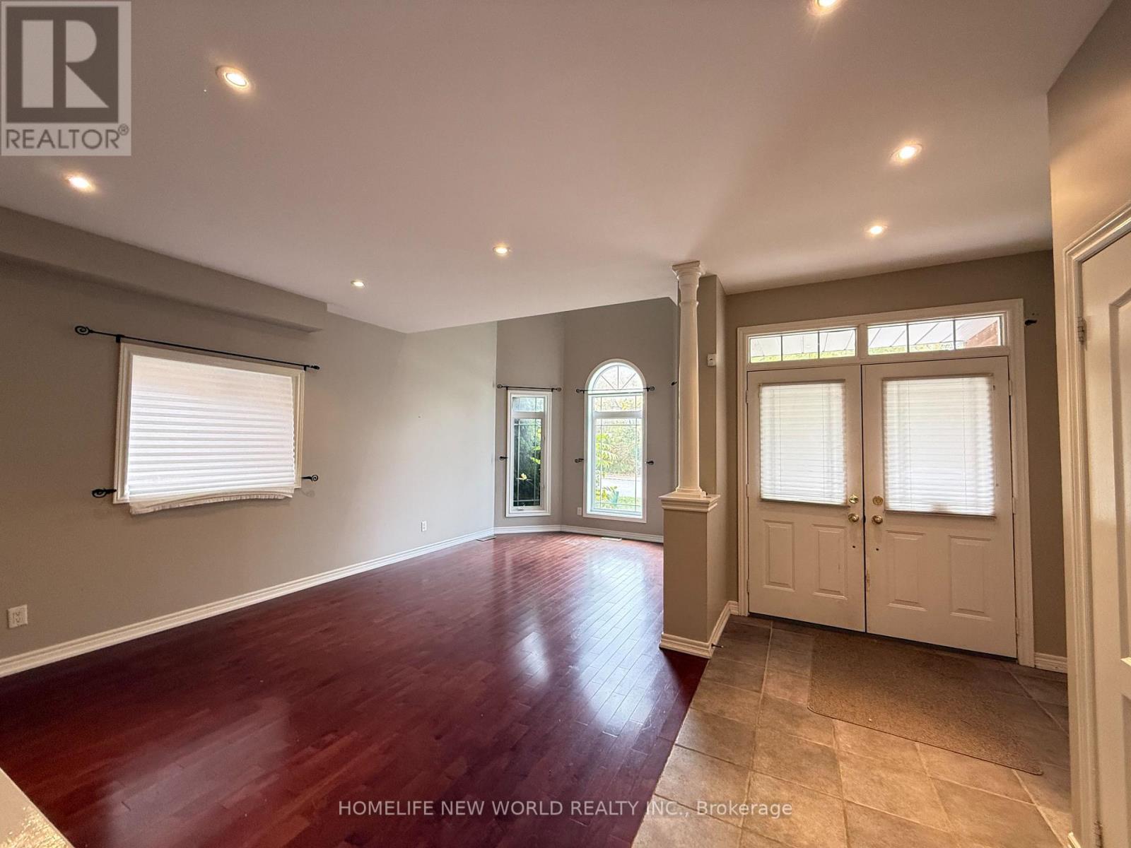 144 Nantucket Drive, Richmond Hill, Ontario  L4E 4H2 - Photo 4 - N12470787
