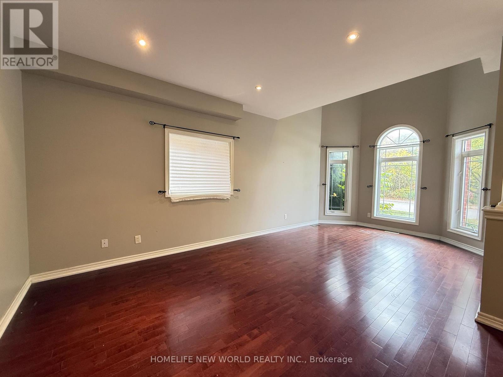 144 Nantucket Drive, Richmond Hill, Ontario  L4E 4H2 - Photo 5 - N12470787