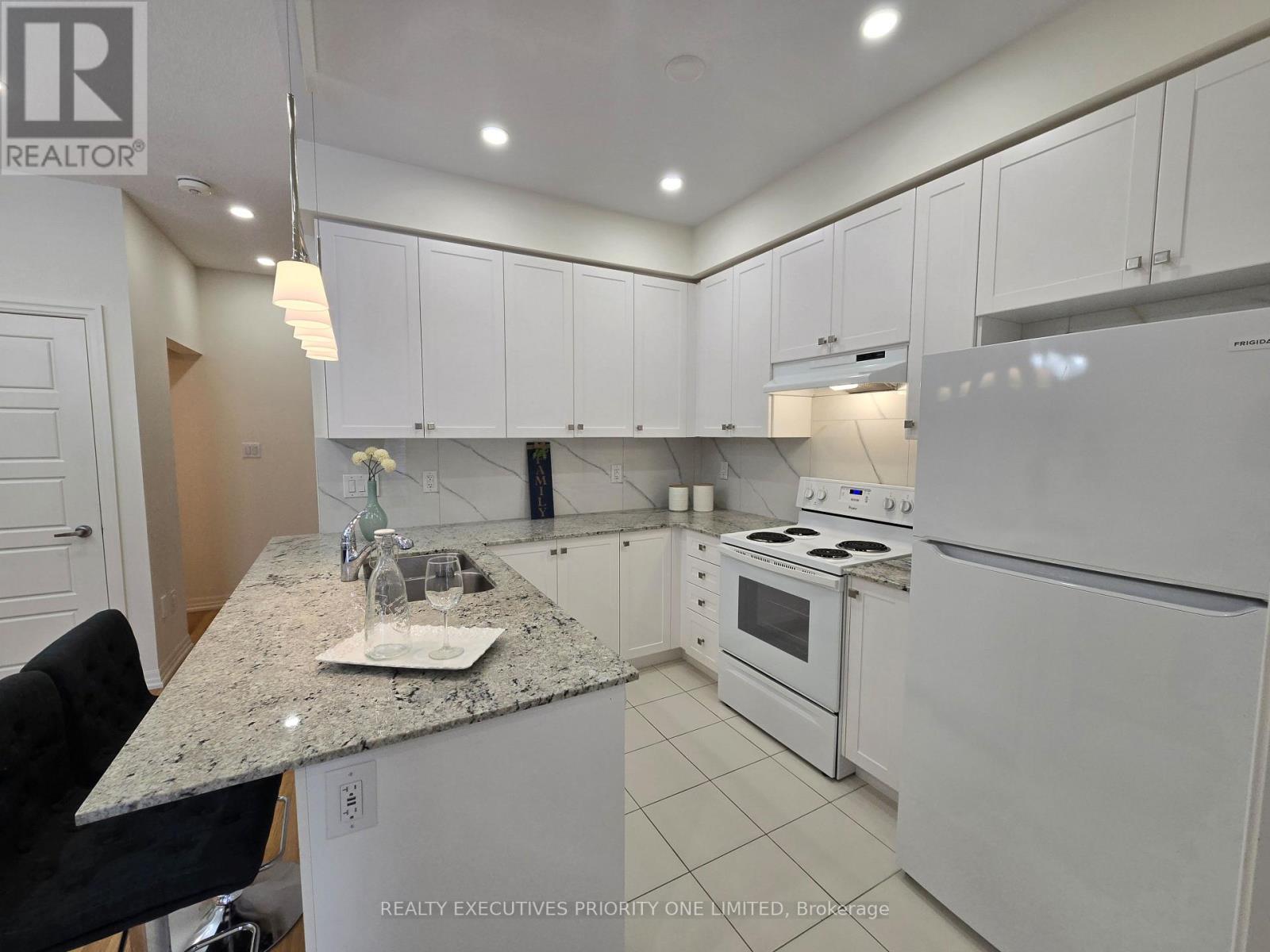 236 Vivant Street, Newmarket, Ontario  L3X 0K9 - Photo 11 - N12470799