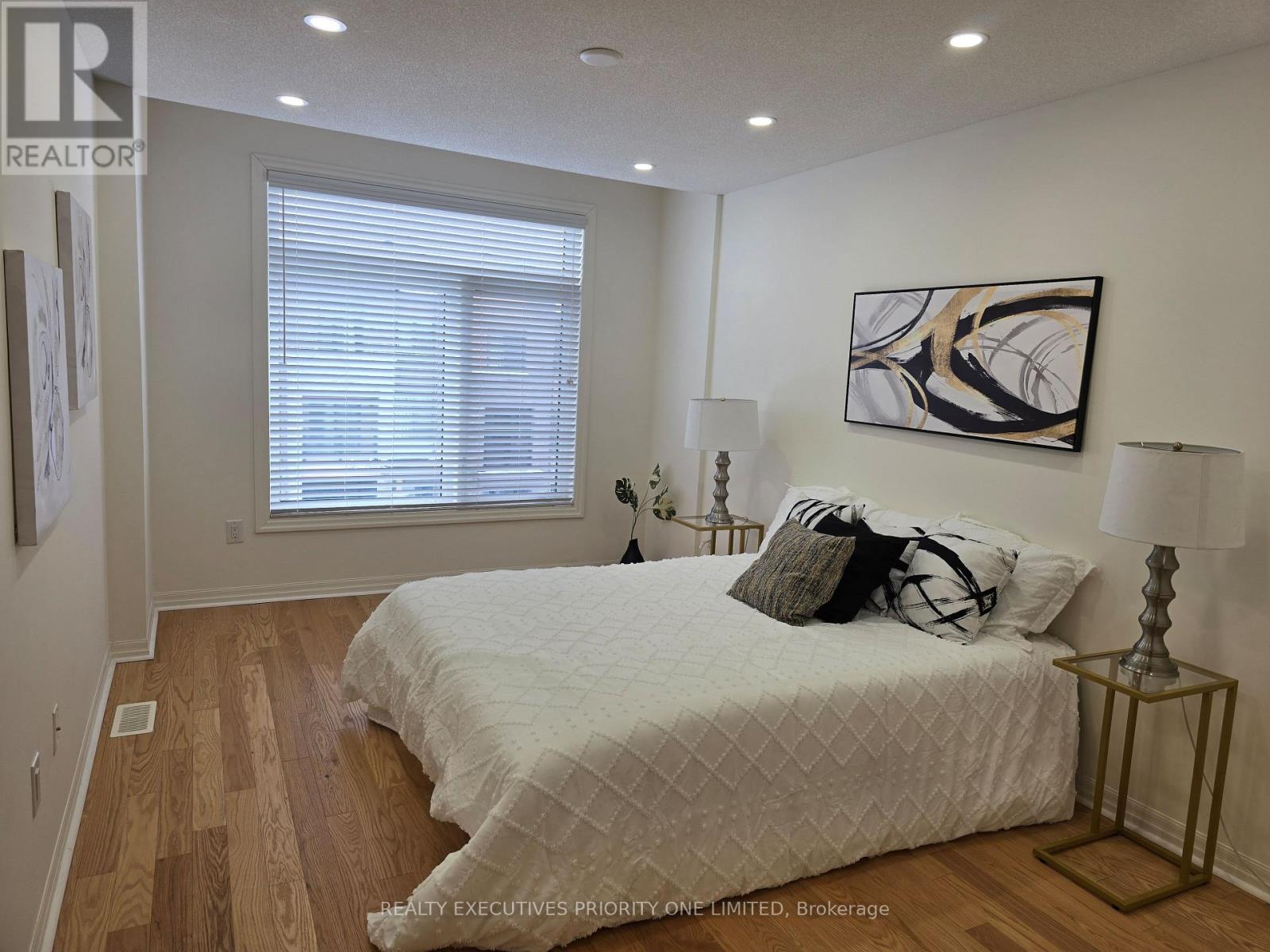 236 Vivant Street, Newmarket, Ontario  L3X 0K9 - Photo 21 - N12470799