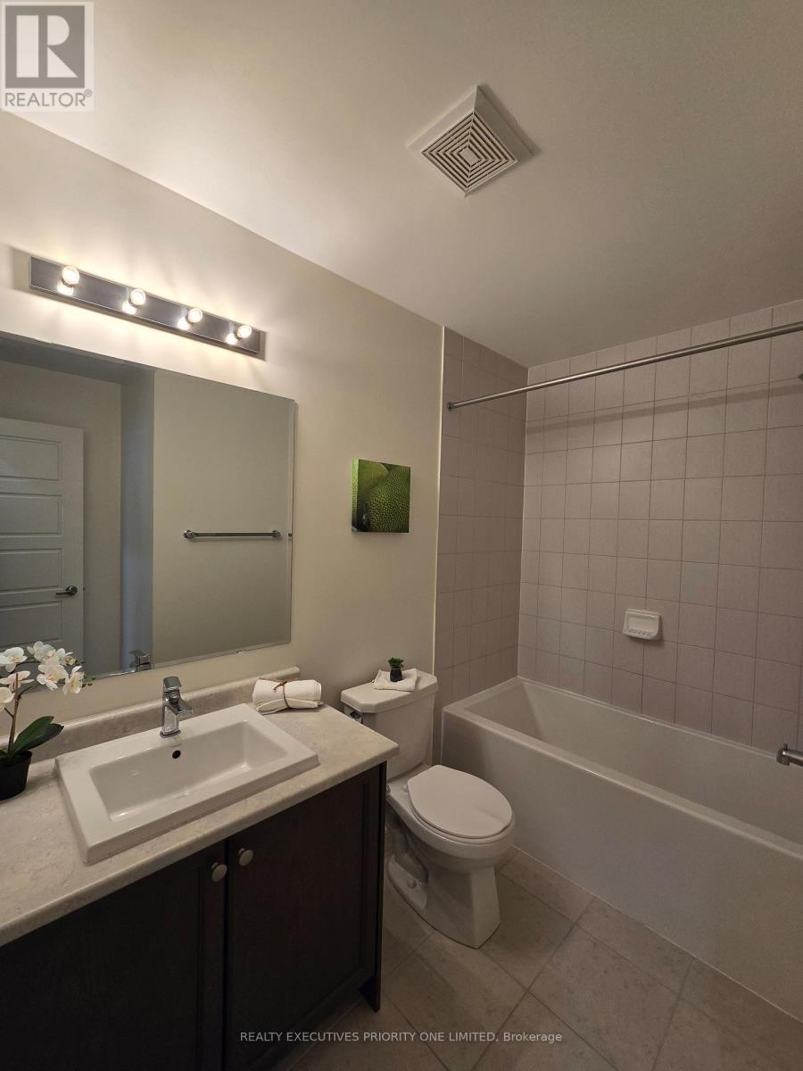 236 Vivant Street, Newmarket, Ontario  L3X 0K9 - Photo 23 - N12470799